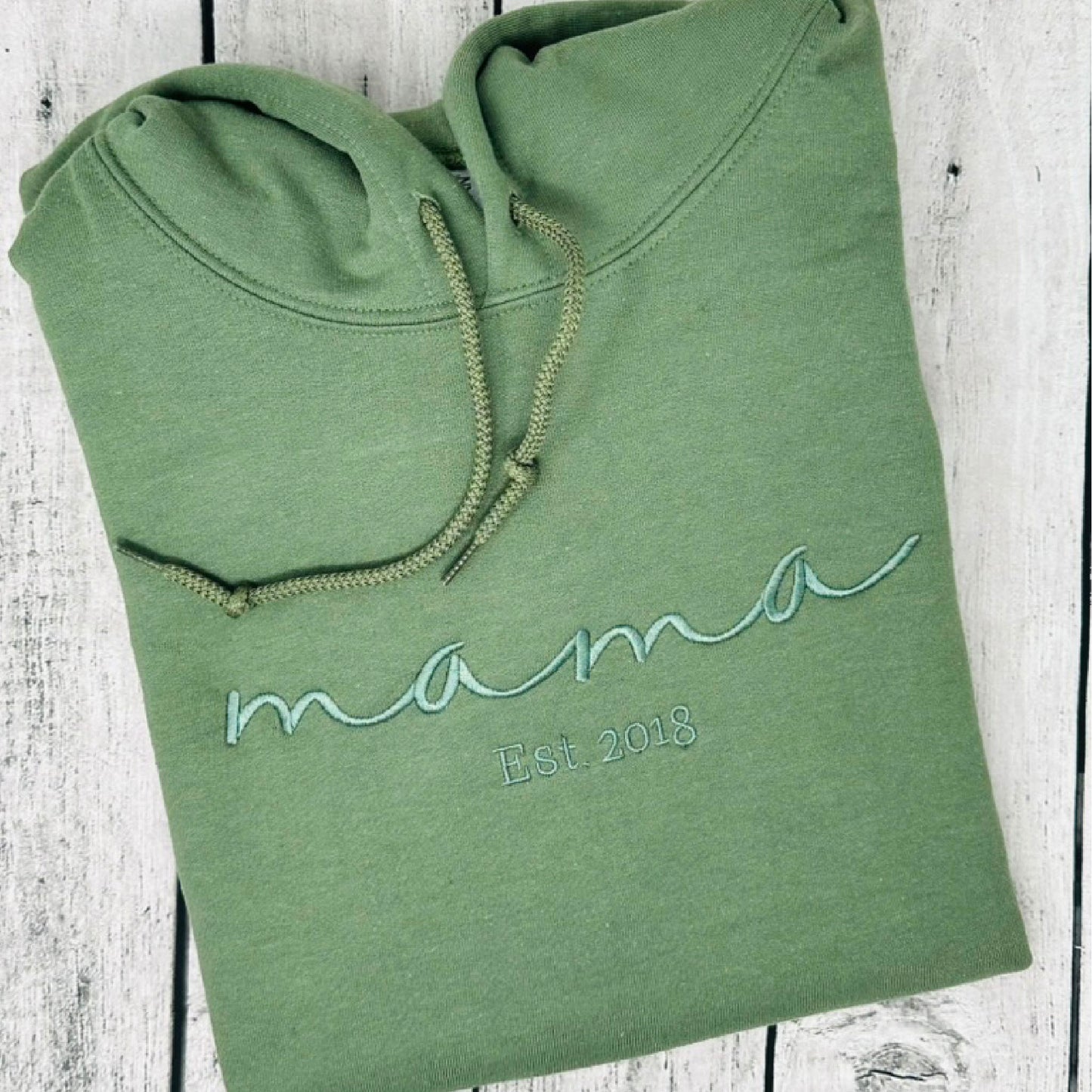 Embroidered Mama Sweater with Established Year – Personalized with Kids’ Names